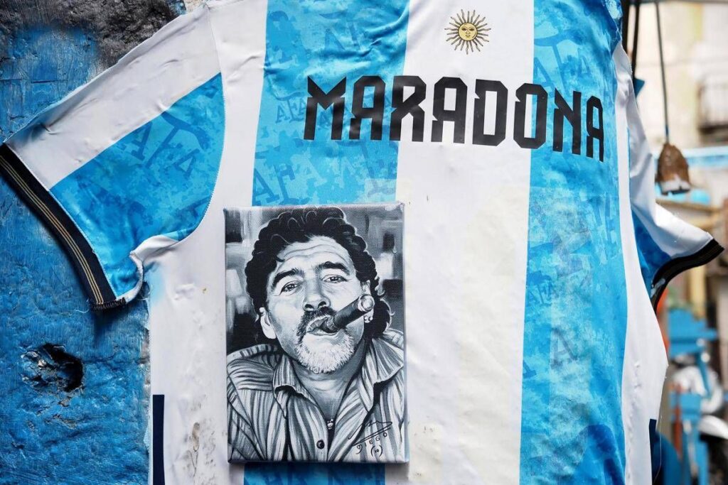 Processo Maradona, la difesa sostiene l’innocenza del medico Luque, “è capro espiatorio”