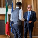 Prof accoltellata a Roma, Valditara premia studente che la salvò: “Esempio di coraggio e solidarietà”