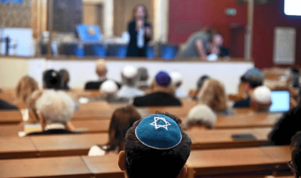 Rabbino aggredito a Milano, parla il 21enne rimpatriato: “Morirei per l’Italia, è il Paese dove sono nato e cresciuto”