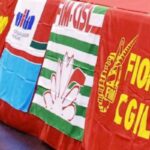 Rientra dalle ferie in ritardo per accudire la madre malata, licenziata dopo 11 anni