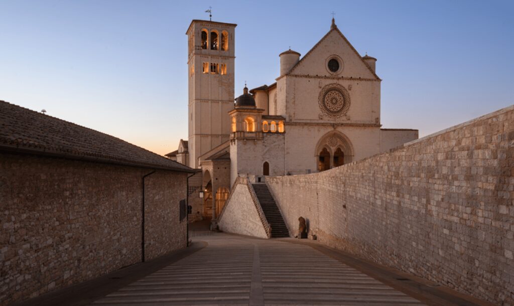 San Francesco e i Templari ad Assisi, un itinerario tra storia e sapori medievali