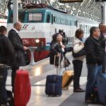 Scioperi a novembre, il calendario: tutte le date ‘nere’ del mese. Dagli aerei ai treni, dalla scuola al trasporto pubblico locale