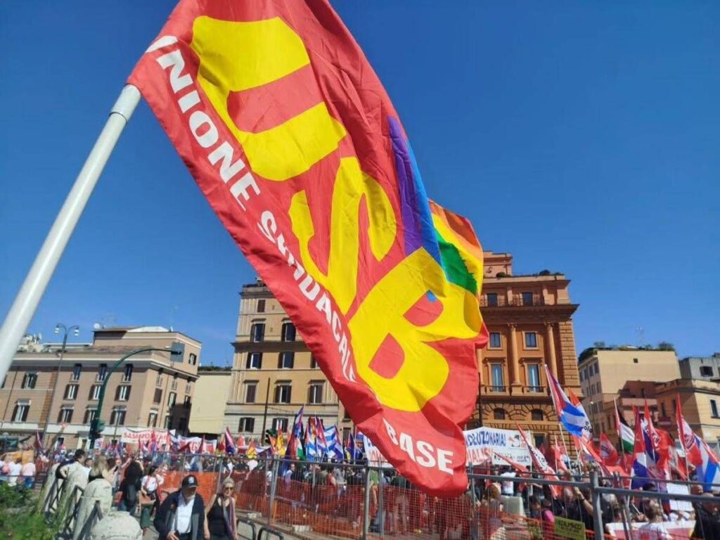 Sciopero generale, cortei e disagi in tutta Italia: Roma e Milano blindate, a rischio i trasporti – Diretta