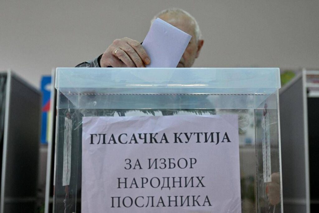 Serbia, seggi aperti per le elezioni parlamentari: al voto 6,4 milioni di elettori