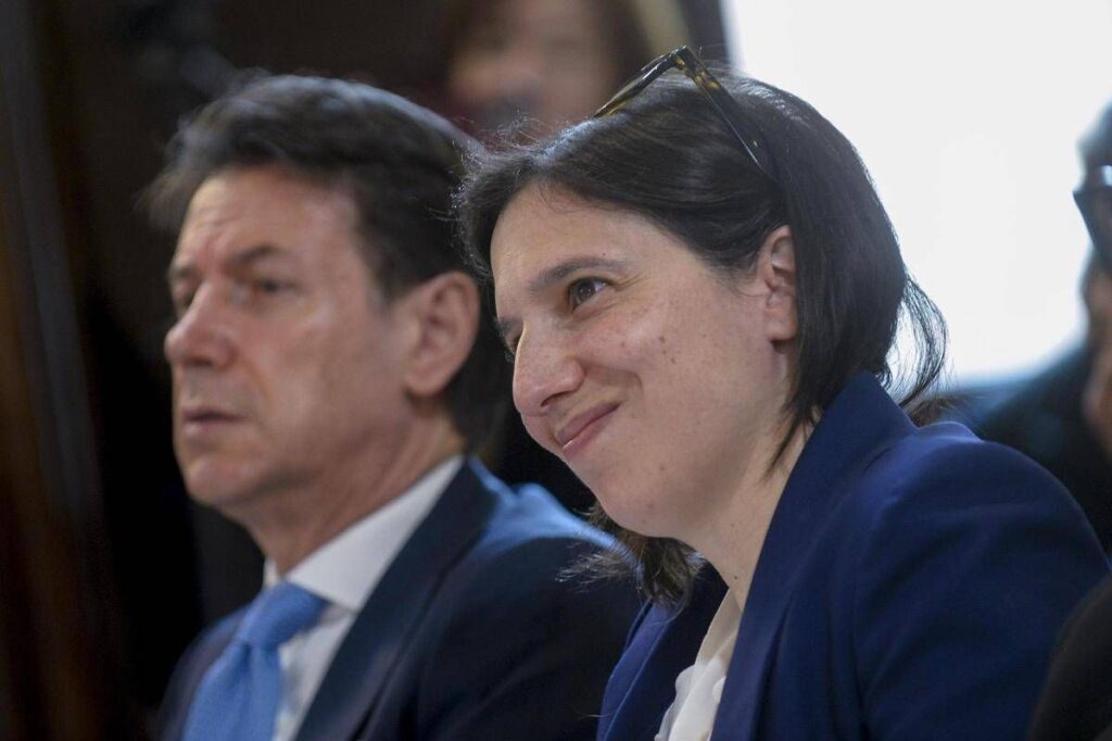 Sondaggio politico, Fratelli d’Italia primo partito e centrodestra avanti
