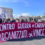 Studenti e lavoratori in piazza, cortei in tutta Italia: scontri a Roma e Torino