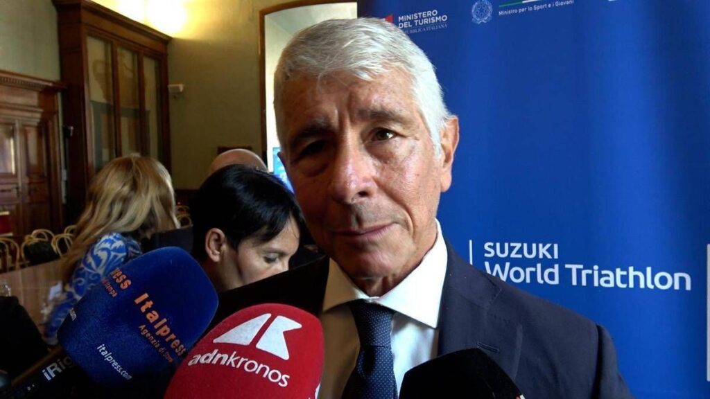 Triathlon, Abodi: “Continueremo a sostenere la Federazione, questa disciplina merita di crescere”