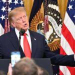 Trump, l’omaggio a Cristoforo Colombo e le battute: “Il mio amico Pavarotti…”