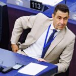Ucraina, Vannacci contro Zelensky: “Ricatta l’Europa e vuole 70 miliardi”
