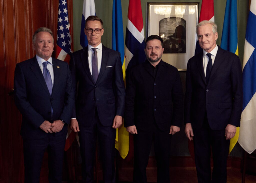 Ucraina, dopo l’incontro con Zelensky Steve Witkoff vola a San Pietroburgo: “Vedrà Putin”