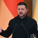 Ucraina, il sondaggio: testa a testa Zelensky-Zaluzhny in caso di elezioni