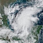 Uragano Isaias, cresce l’allerta negli Usa: evacuazioni e scuole chiuse in Florida e Alabama