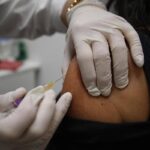 Vaccino antinfluenzale, il calendario delle Regioni: date, chi può farlo gratis