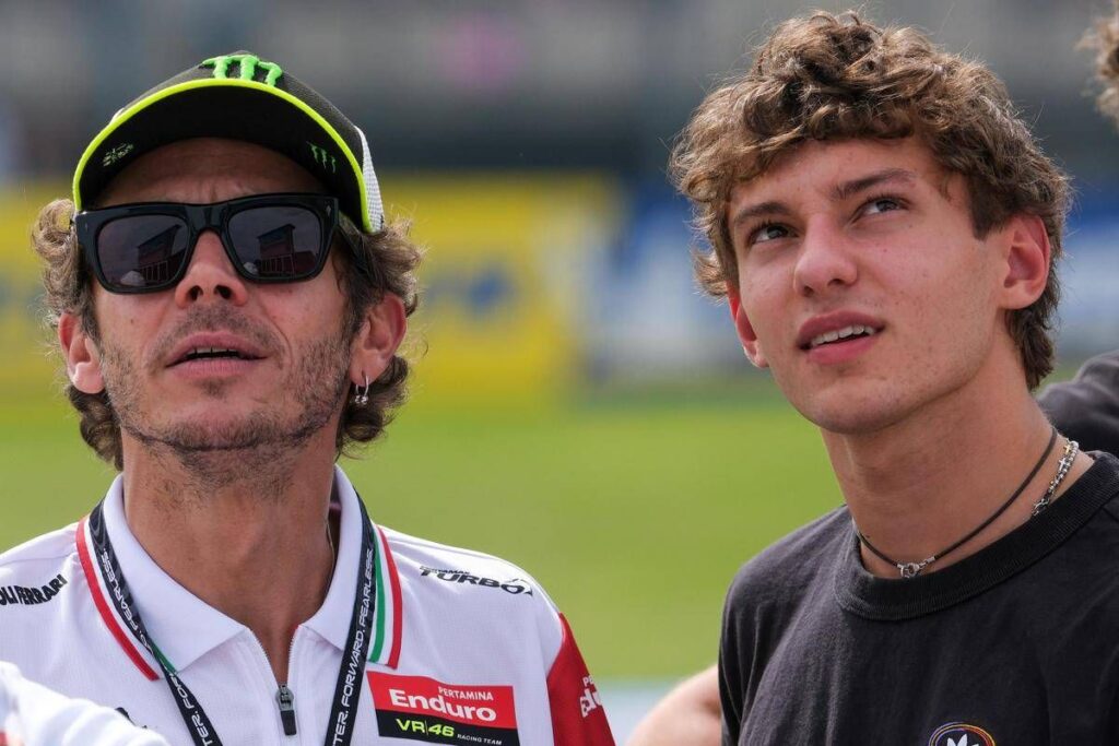 Valentino Rossi incorona Kimi Antonelli: “E’ un sogno un pilota italiano così forte”