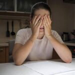 Violenza economica sulle donne, che cos’è: tutte le sfaccettature, l’indagine